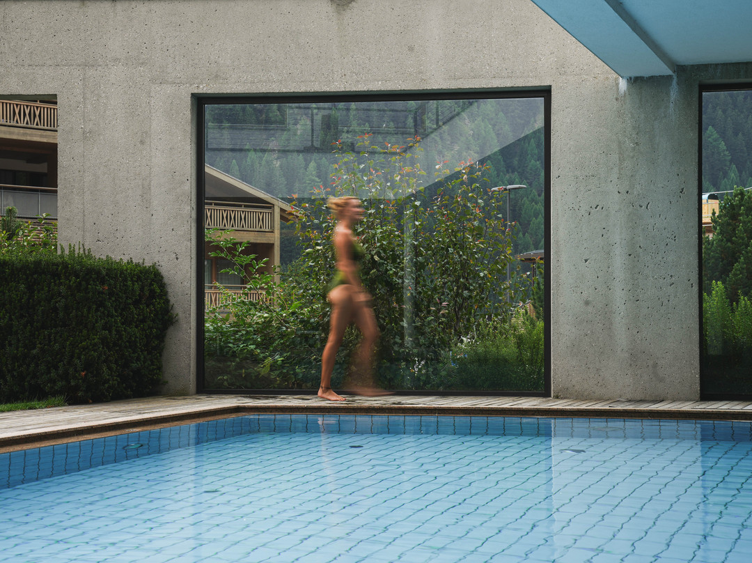 瓦尔赛罗夫酒店主图