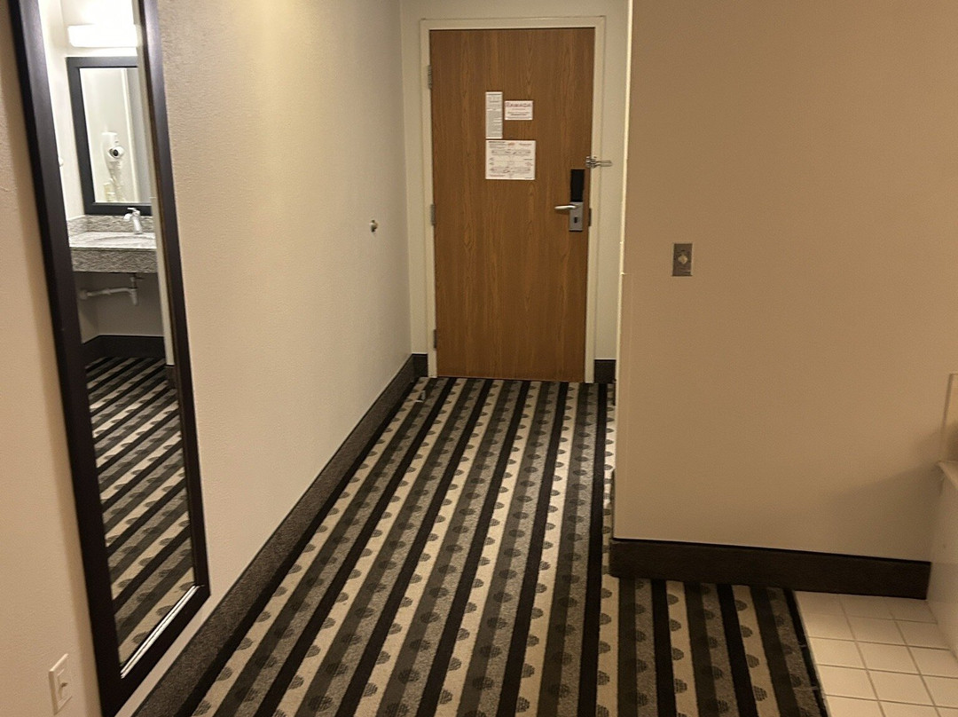 Ramada by Wyndham Springfield North主图