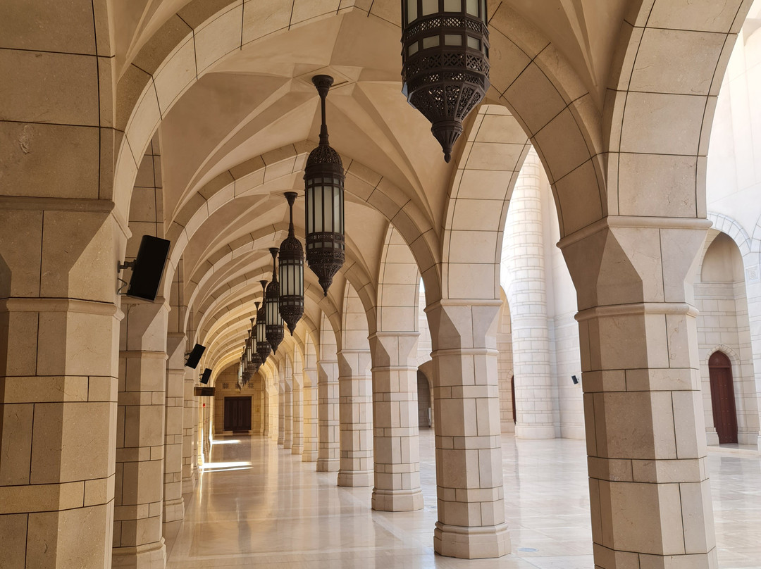 Sultan Qaboos Mosque-尼日瓦必去景点