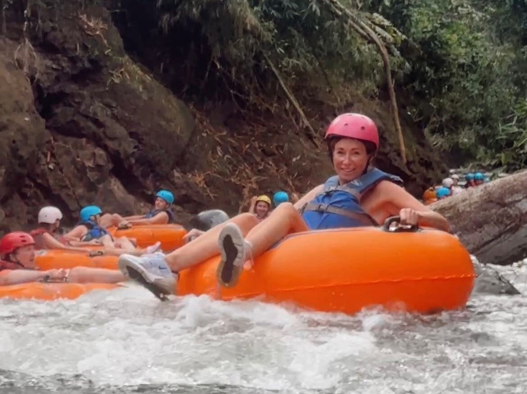 Adventure River Tubing-St. George's必去景点