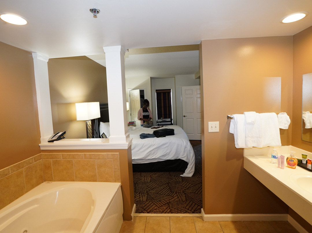 在赫尔希套房度假酒店主图