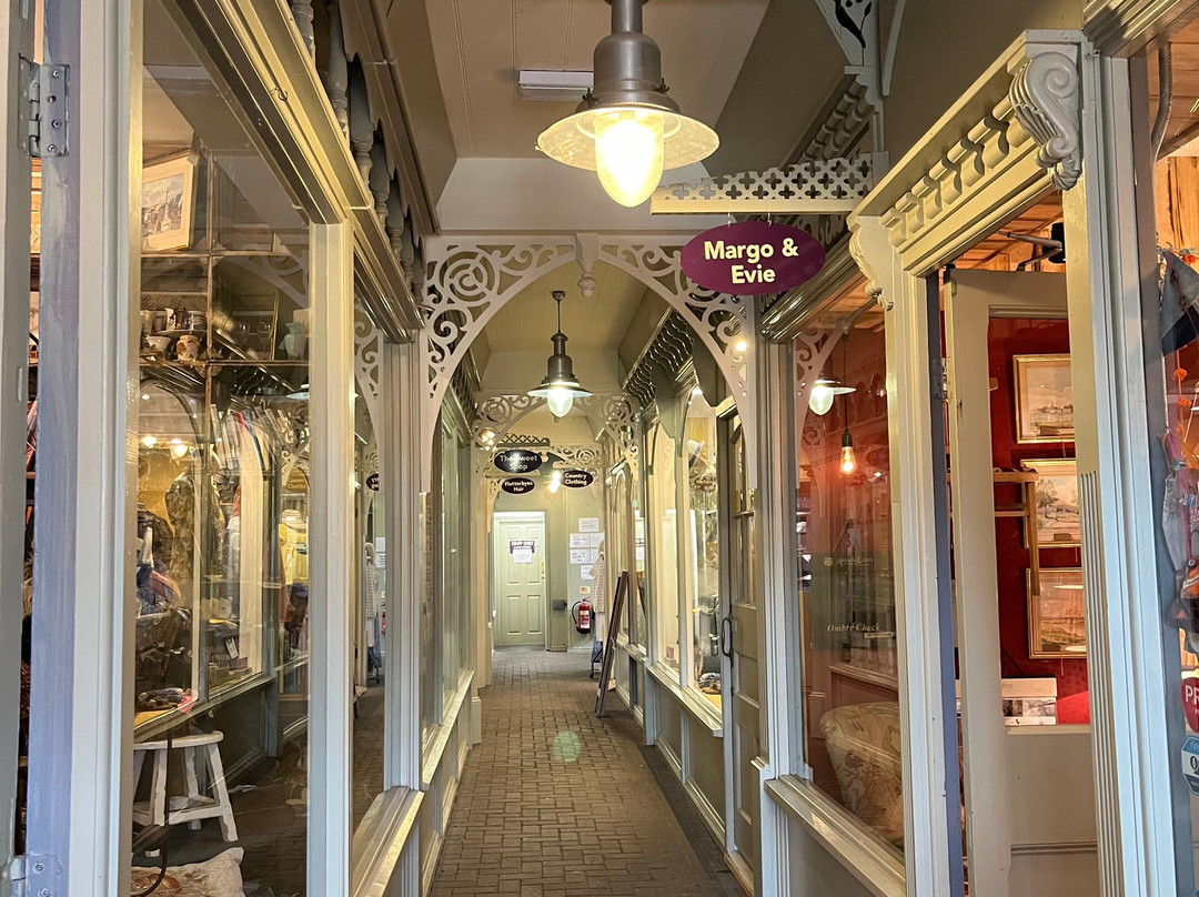 Heart Of The Shires Shopping Village景点图片