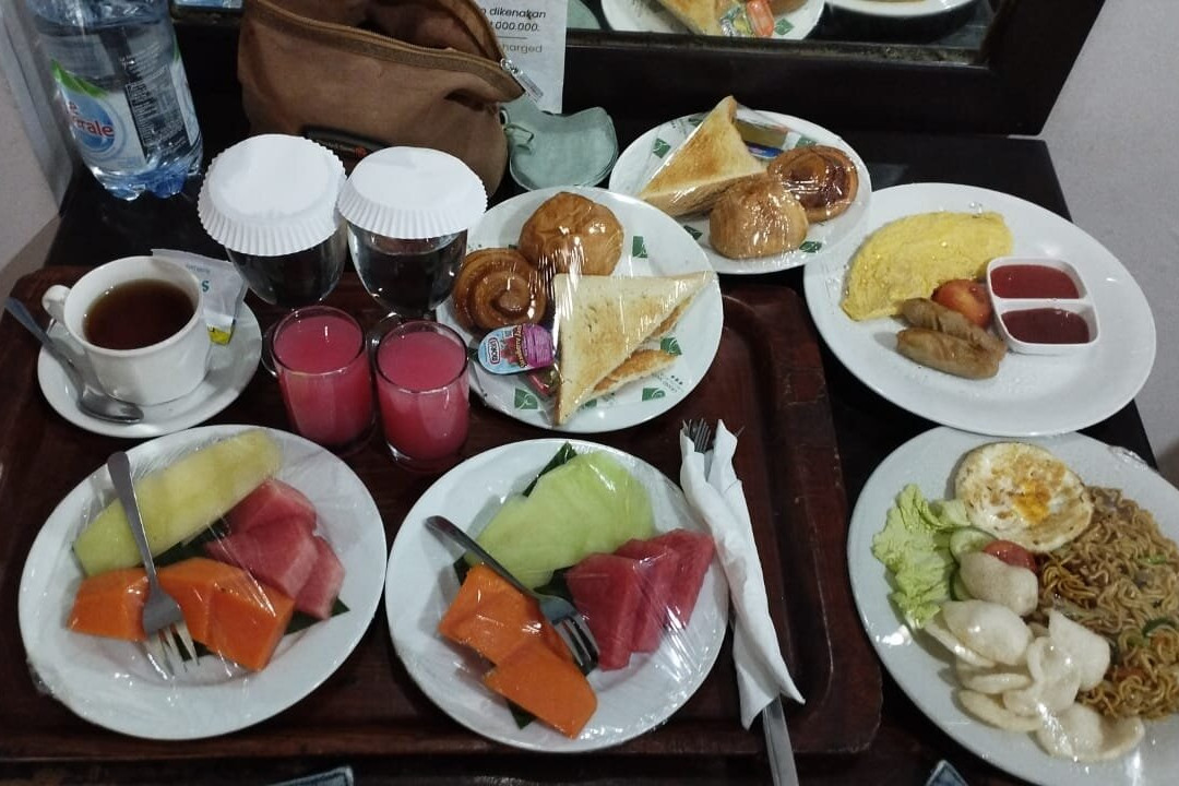 登巴萨酒店主图