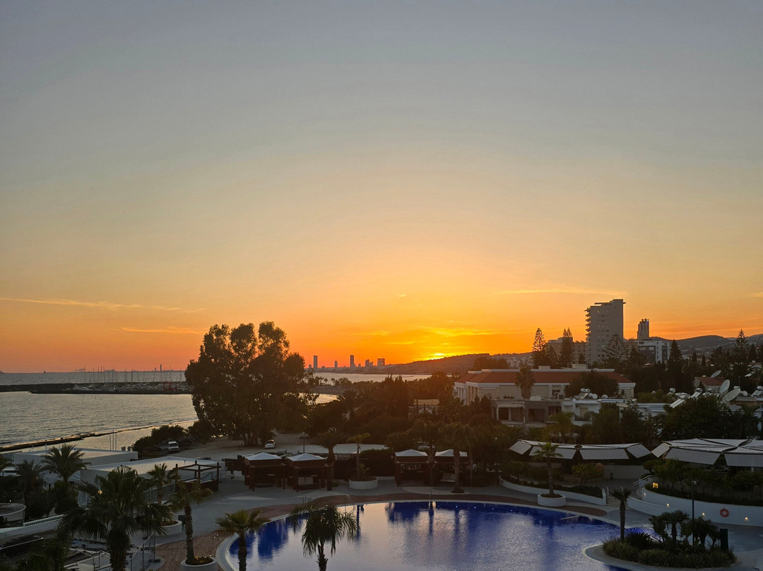 利马索尔柏宁豪华精选水疗度假酒店主图