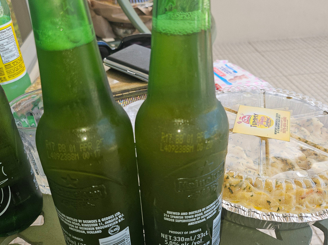 Tummy Tease Seafood Restaurant & Lounge