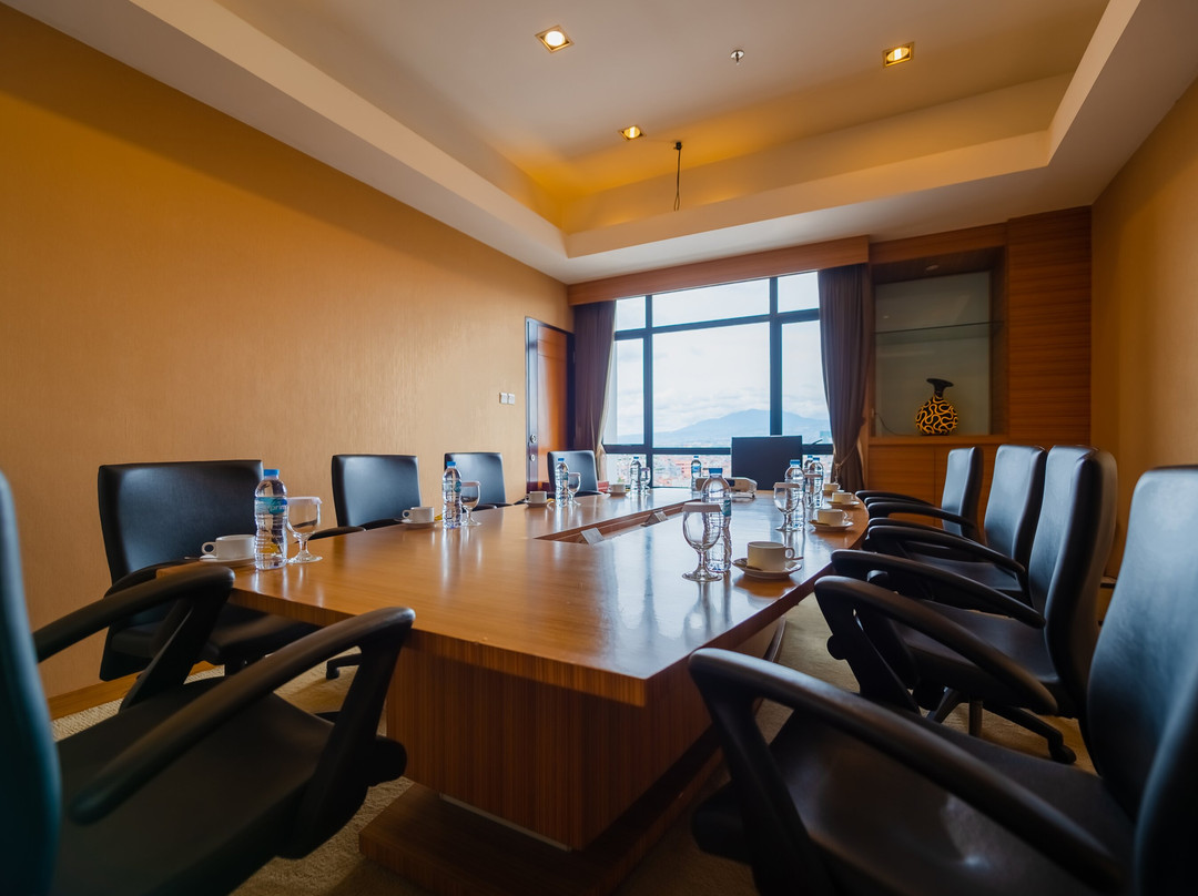 巴顺丹公约大酒店主图