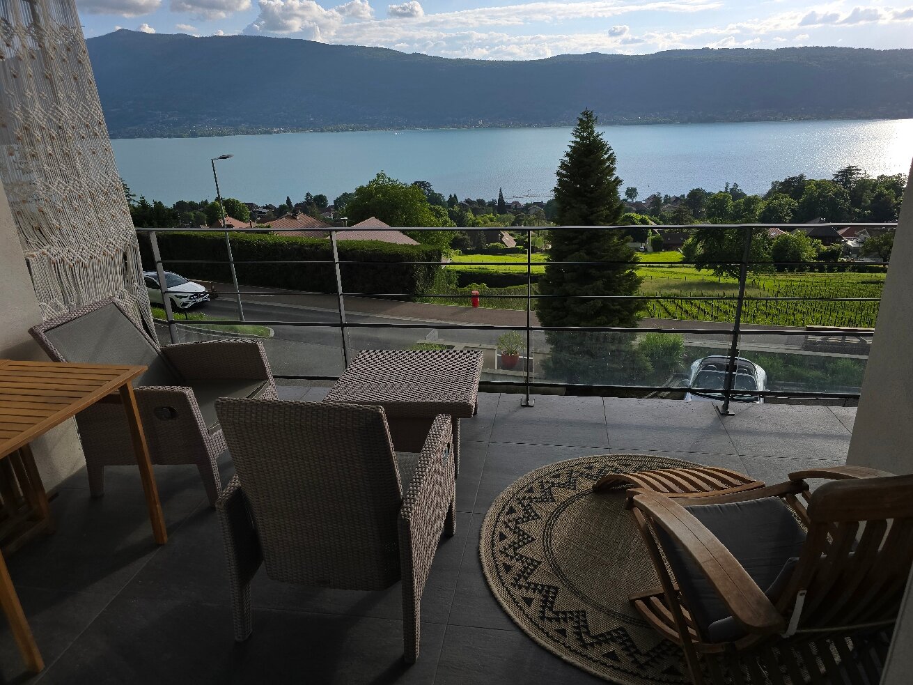 Le Clos Du Lac-官方