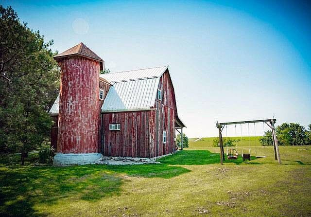 Little House on the Farm & Guest Barn