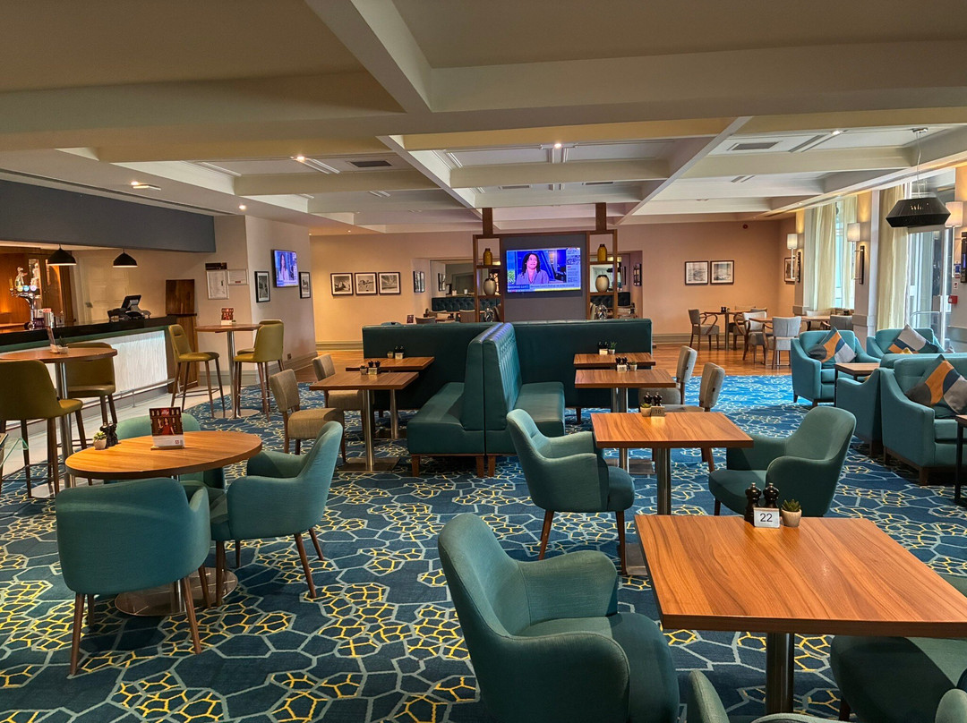 阿伯丁机场蓟酒店主图