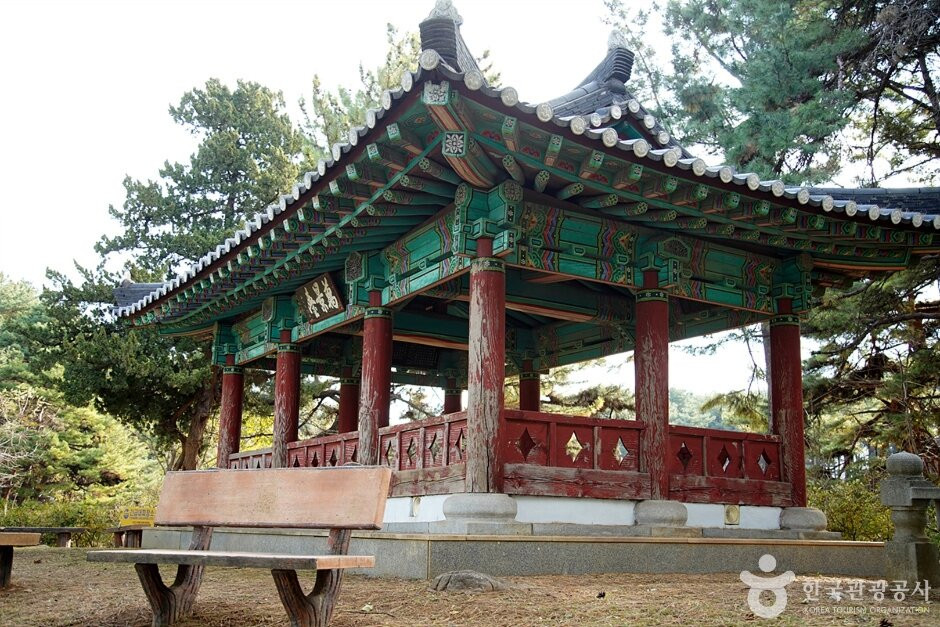 Mangyeongdae Pavilion-东海市必去景点