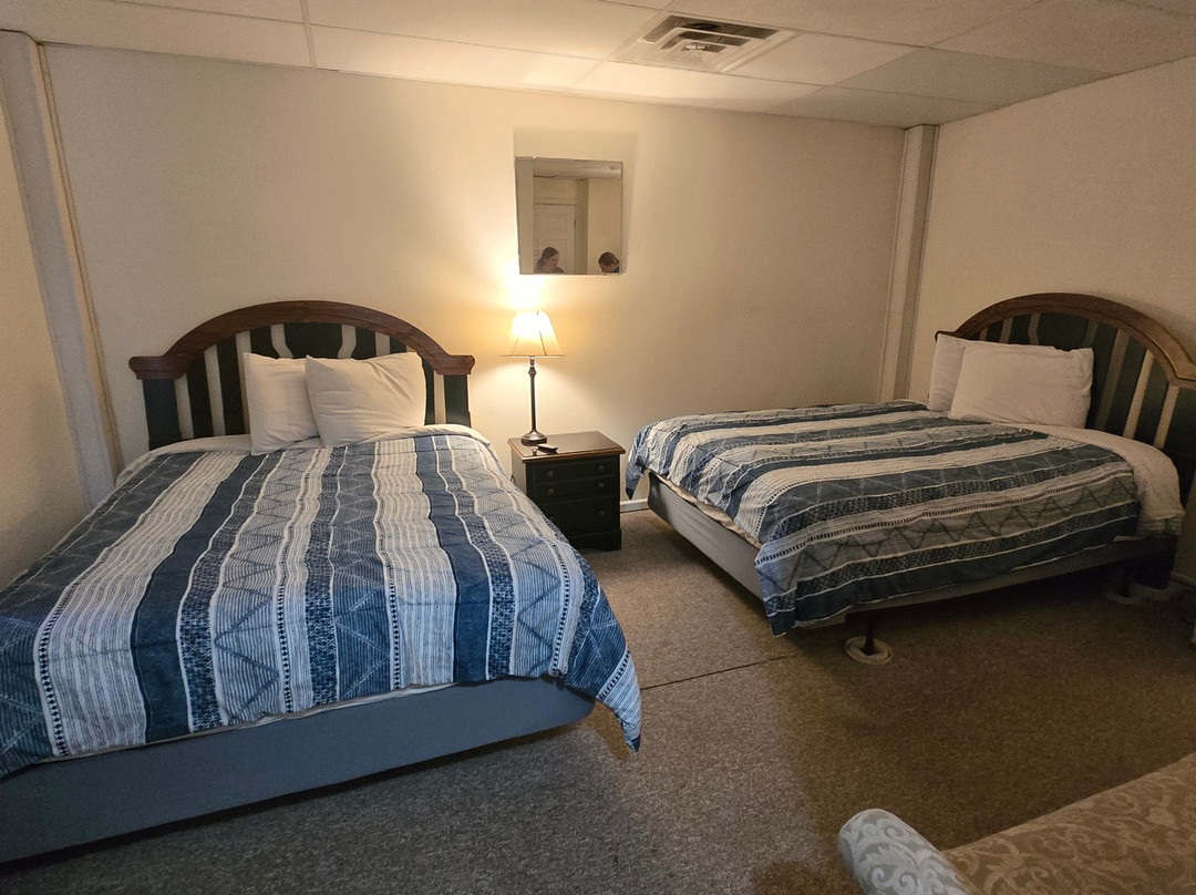 Hunters Lodge Motel主图