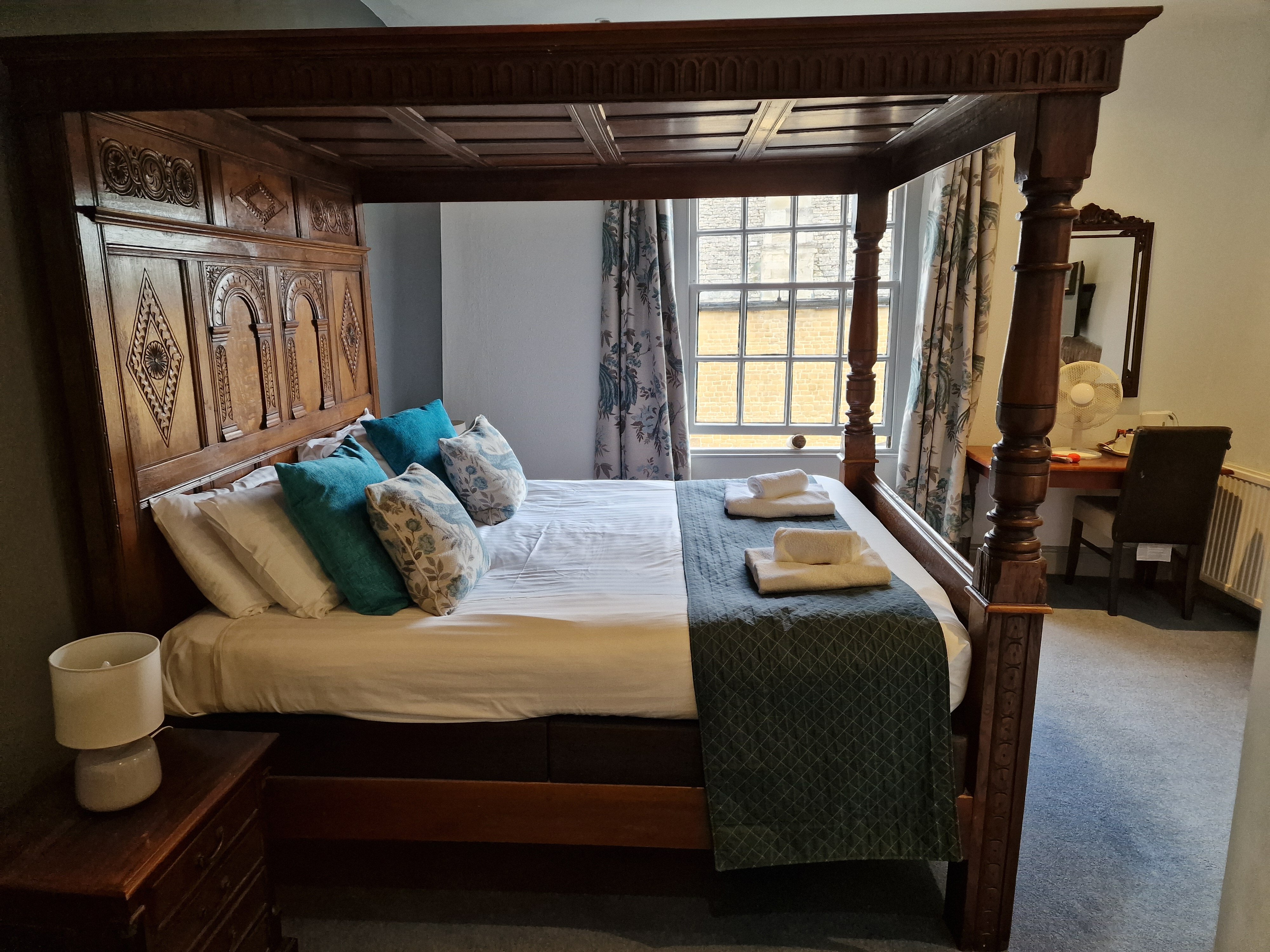 Deddington Arms Hotel-官方