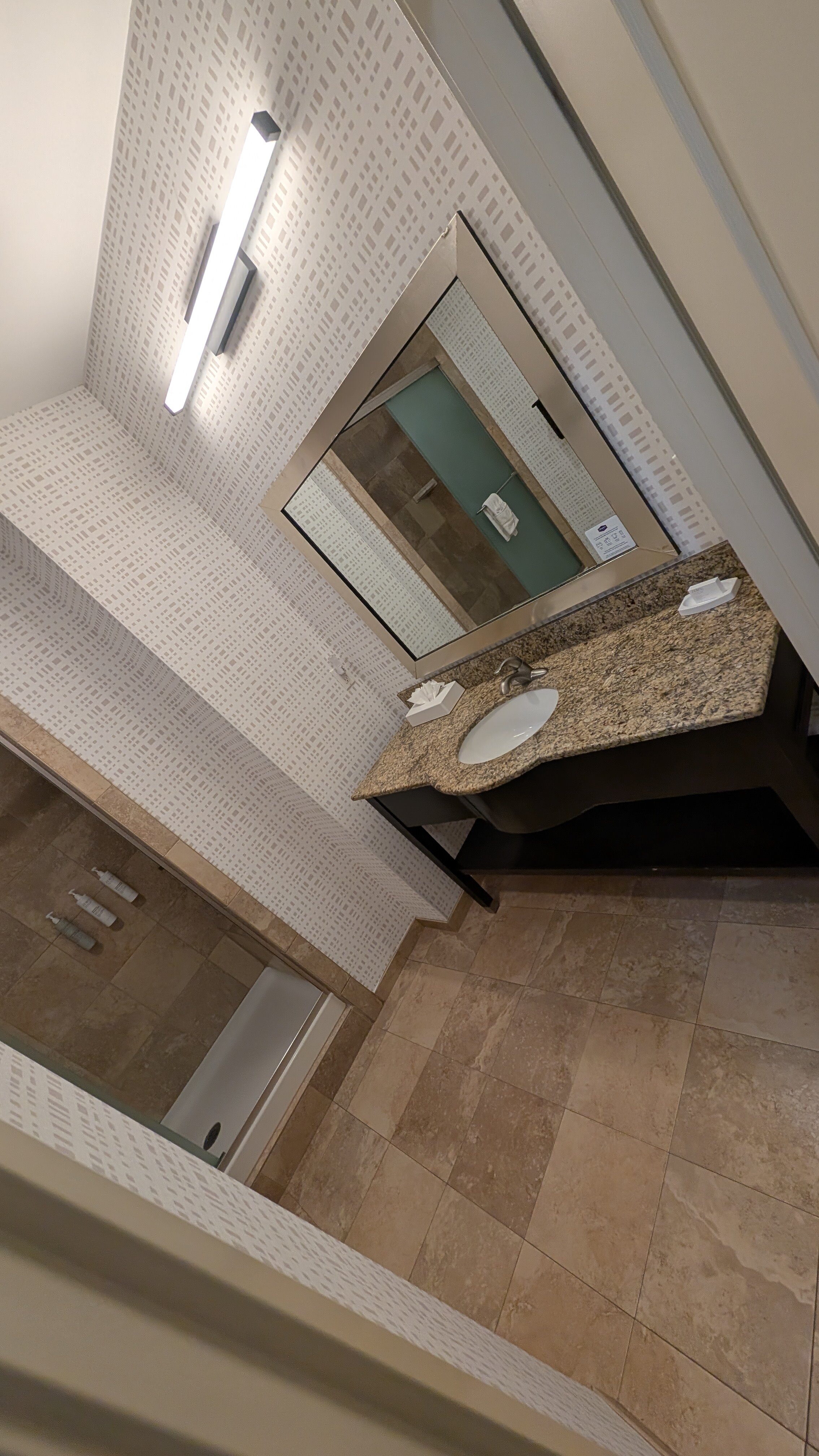 洛杉矶国际机场／霍索恩汉普顿酒店-浴室