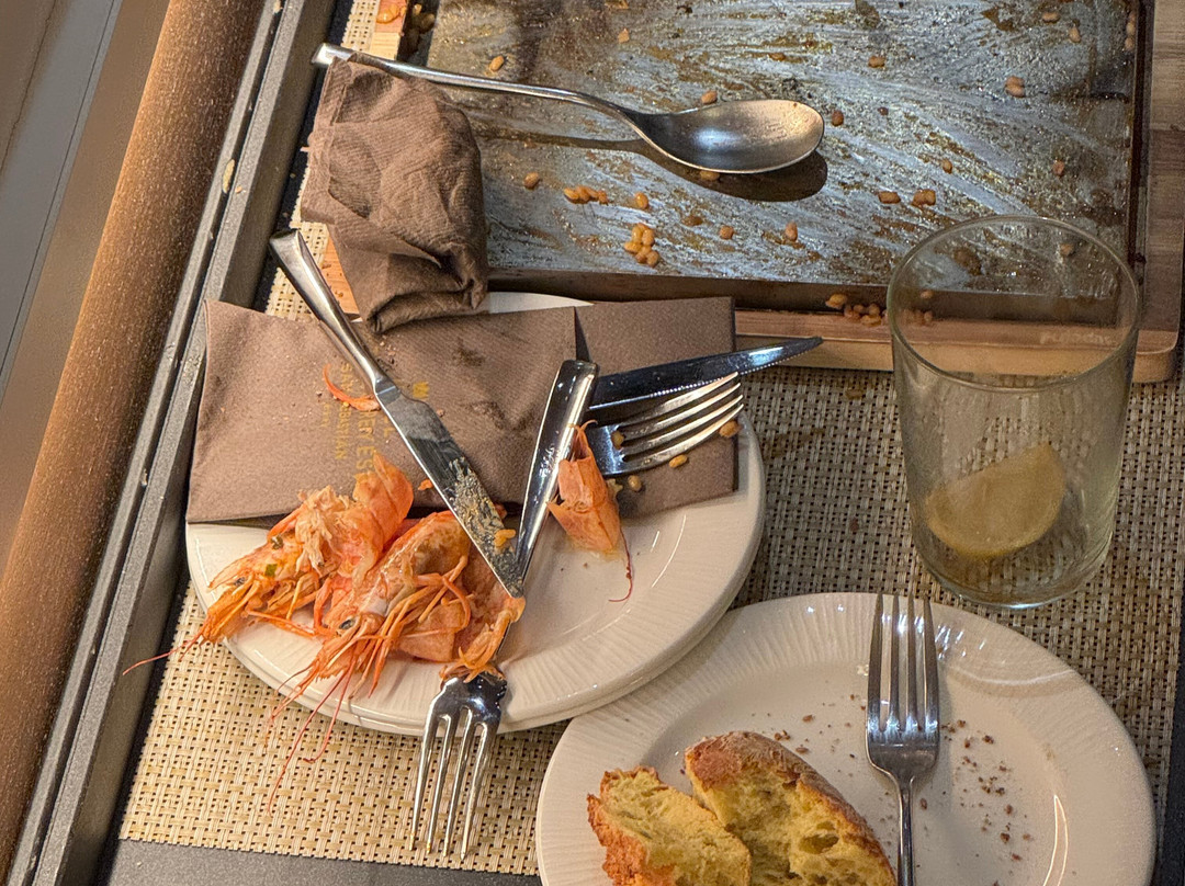 Hotel Tres Reyes San Sebastian主图