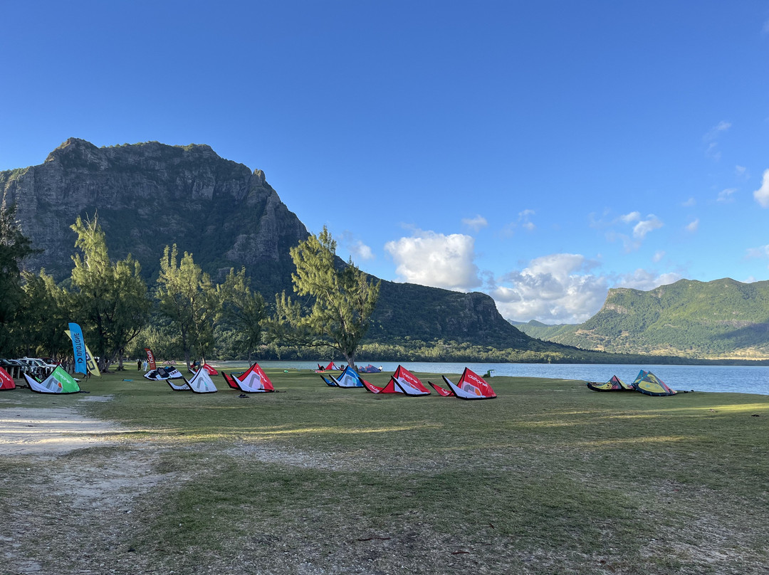 Airswitch Kitesurfing Mauritius-莫纳山必去景点