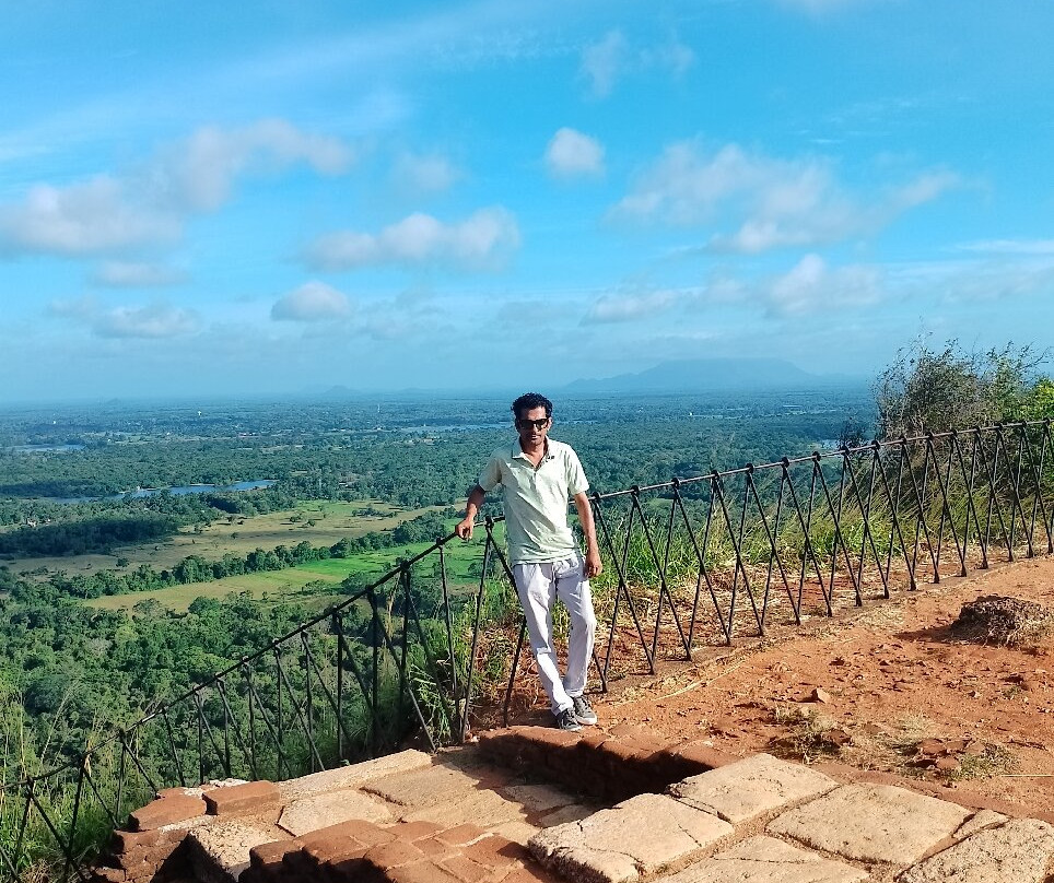 Raj Lanka Tours Nouraj-Katugastota必去景点