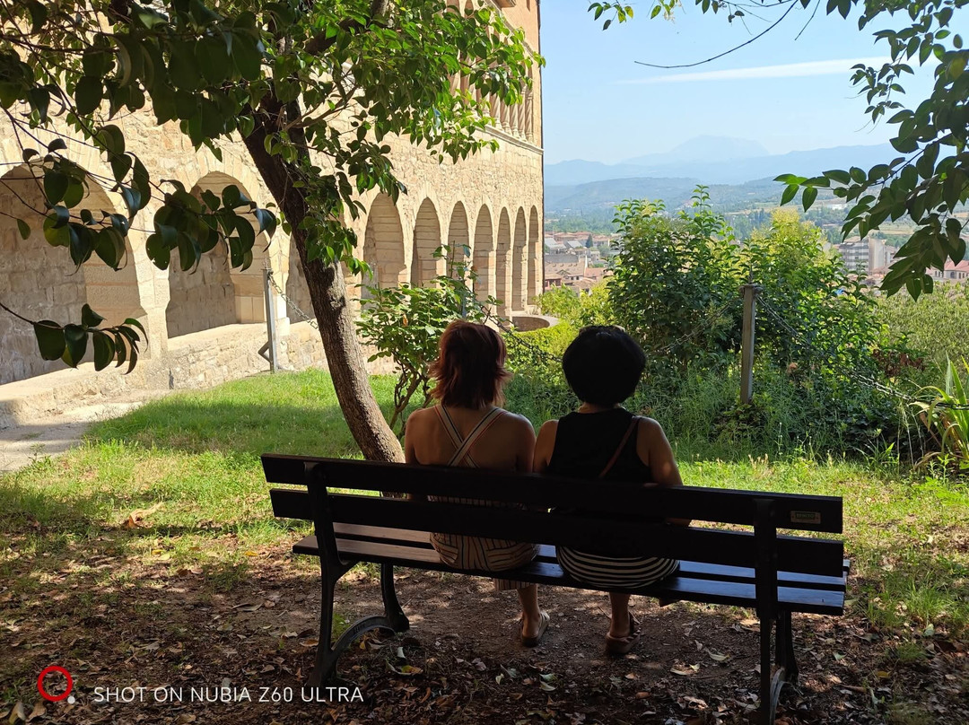 Basilica de Santa Maria de la Pena-Graus必去景点