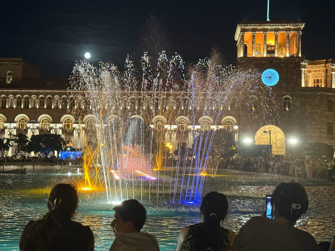 Dancing Fountains-埃里温必去景点