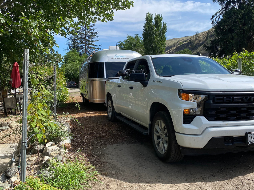 Castoro De Oro Estate Winery-Oliver必去景点