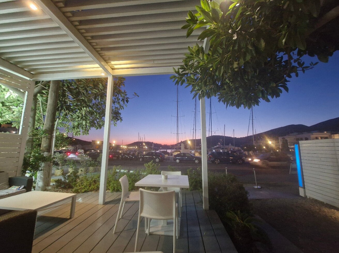 Relux Ios Hotel主图