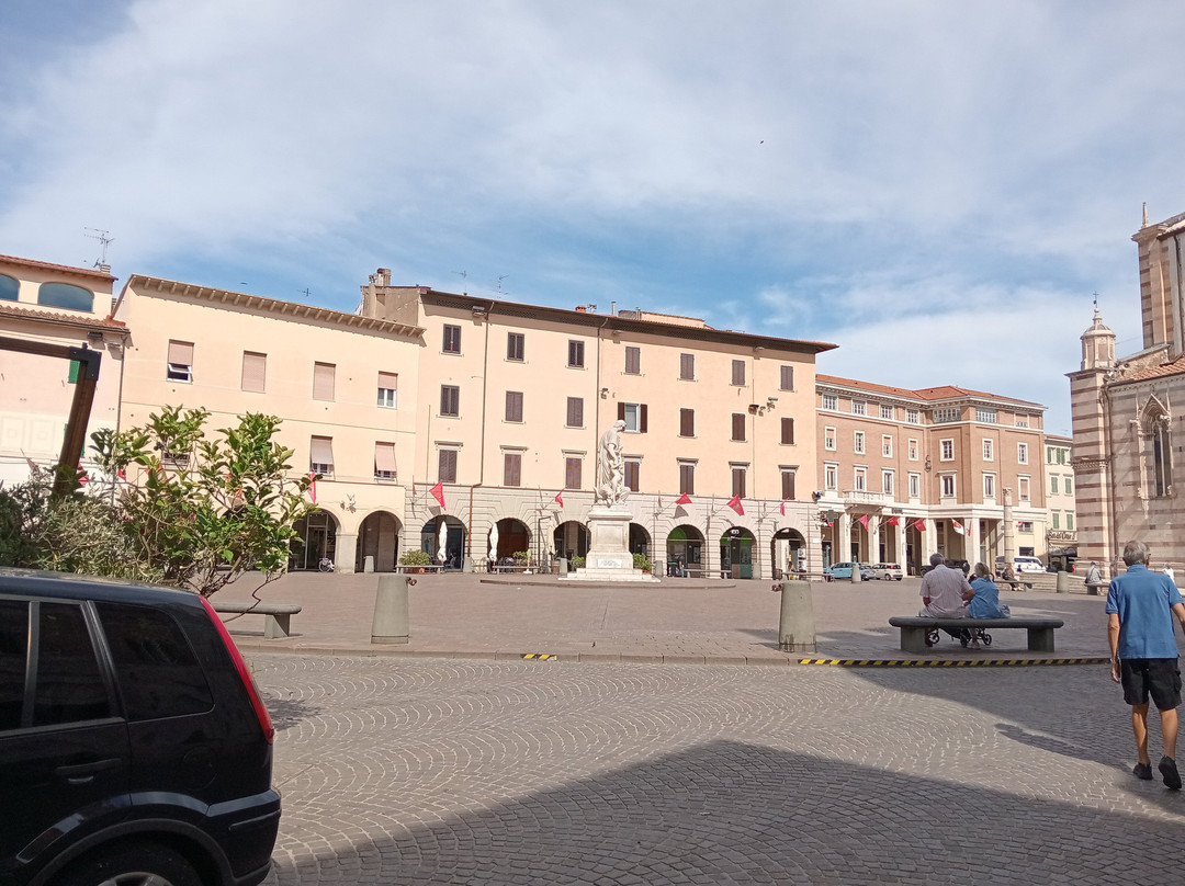 Piazza Dante-格罗塞托必去景点