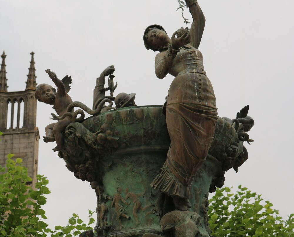 Le Jardin de l'Archeveche-布尔日必去景点