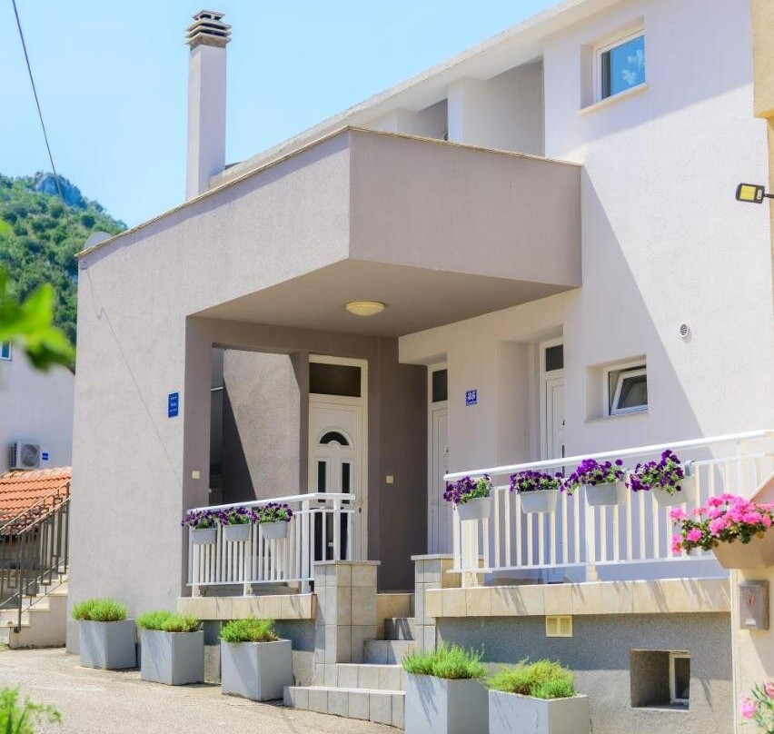Apartments Galeb
