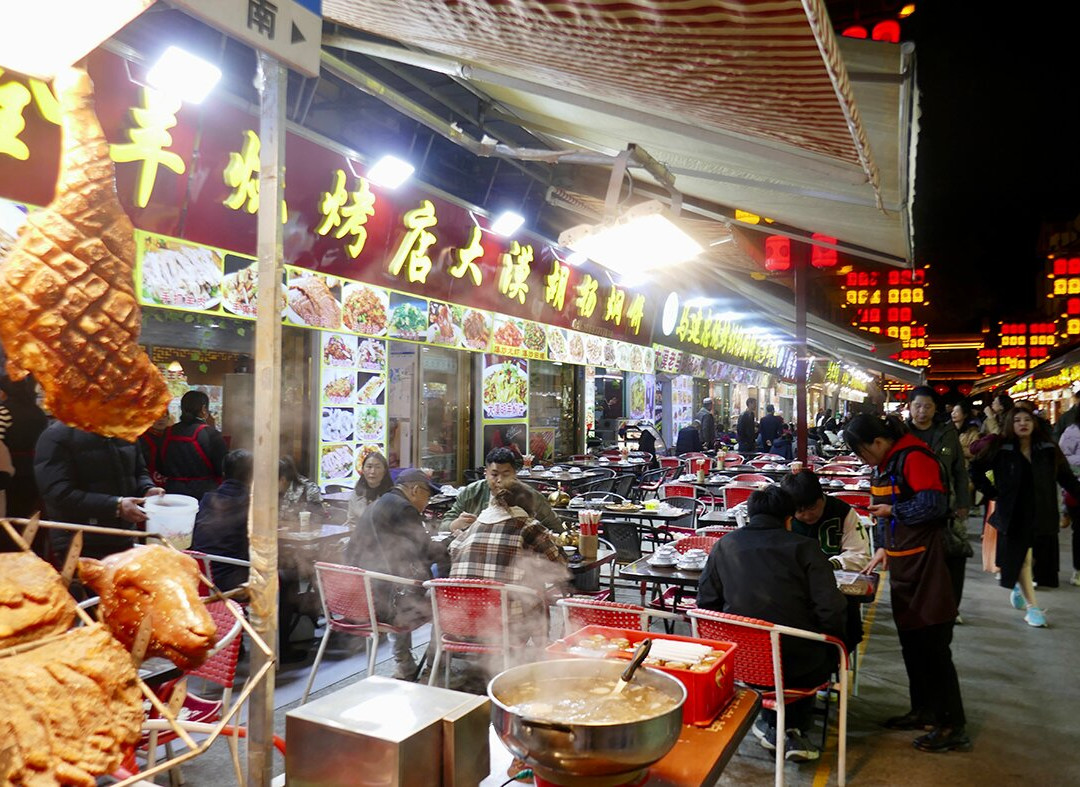 沙州夜市-敦煌市必去景点