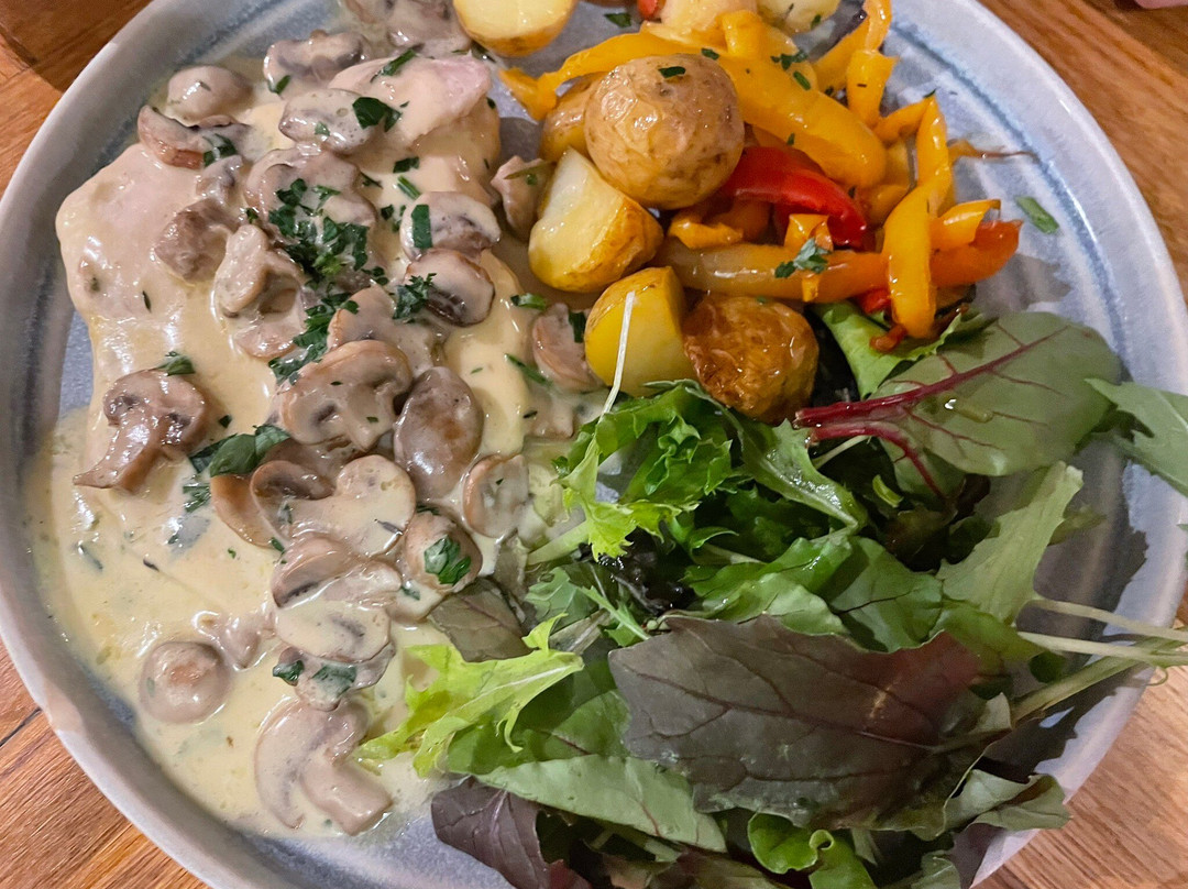 Da Luigi Bistro - Italian Restaurant & Pizzeria