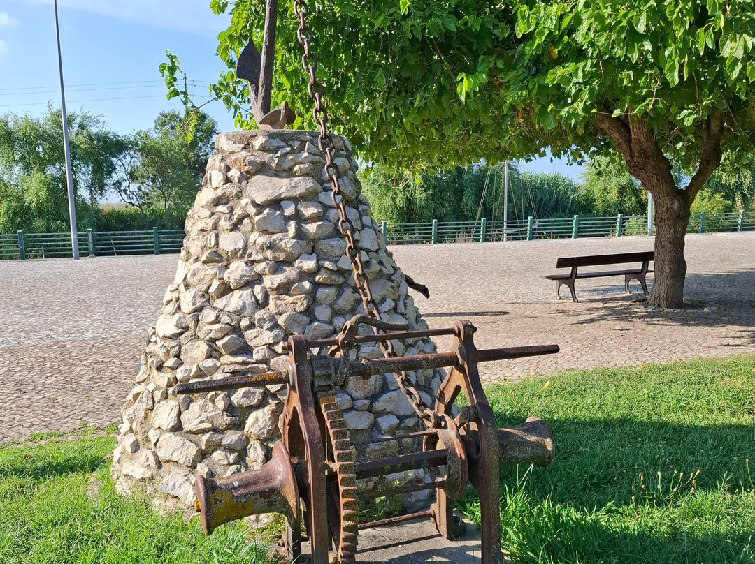 Monumento De Homenagem Aos Homens Do Mar-Salvaterra de Magos必去景点