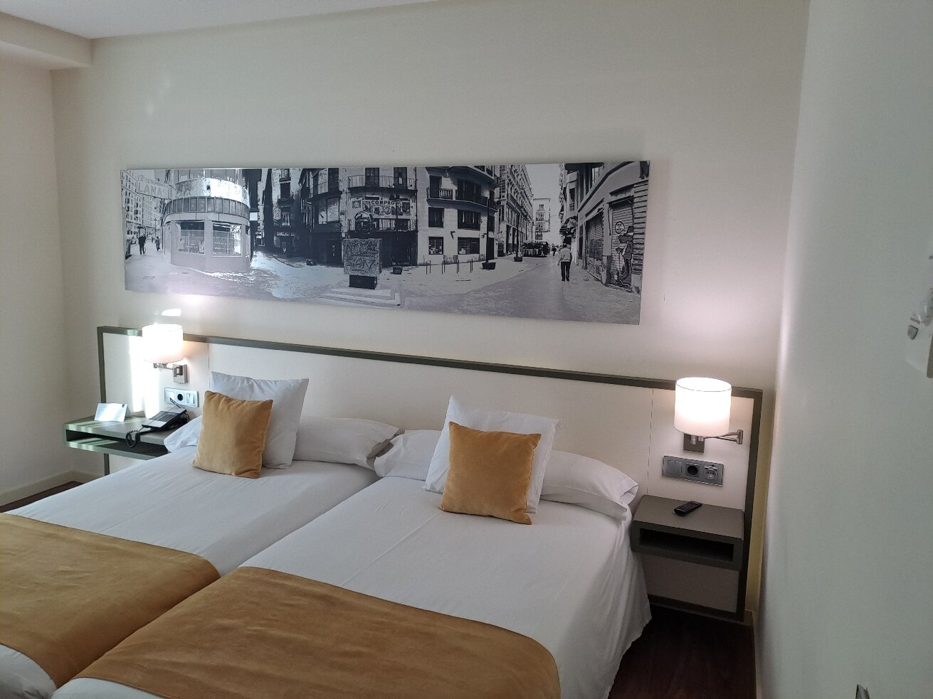 瓦伦西亚普里默斯酒店-官方