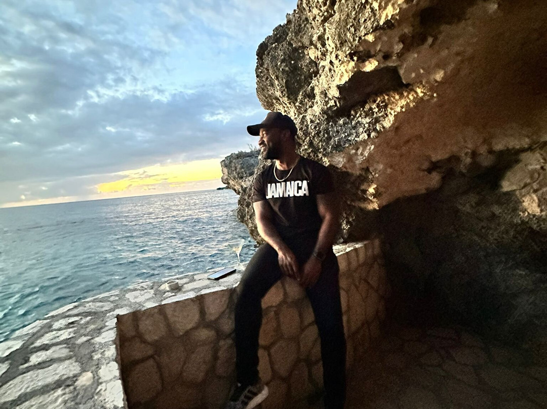 The Cliff Hotel主图