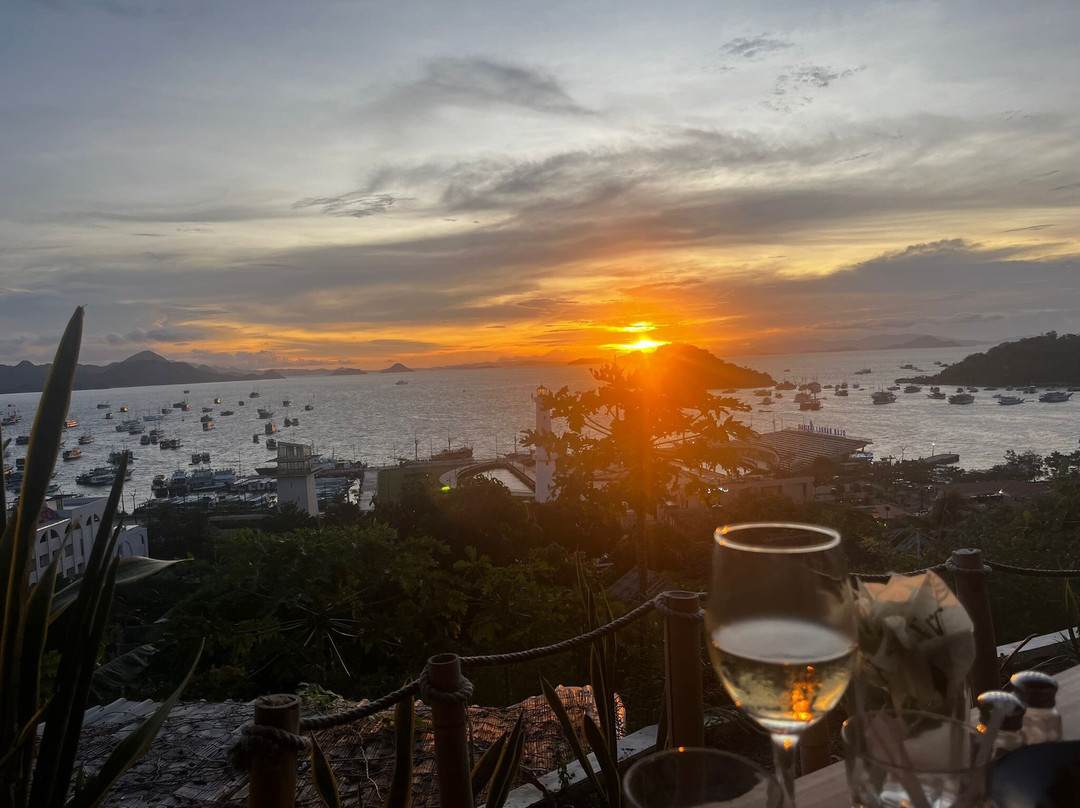 Alma Restaurant Komodo