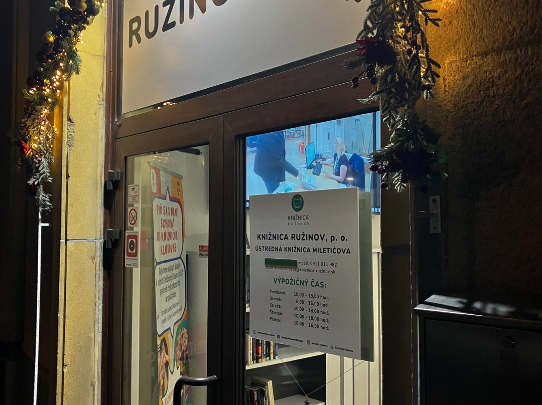 Bibliothek Ružinov-Karlova Ves必去景点