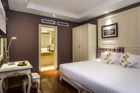 银地朱莉酒店主图