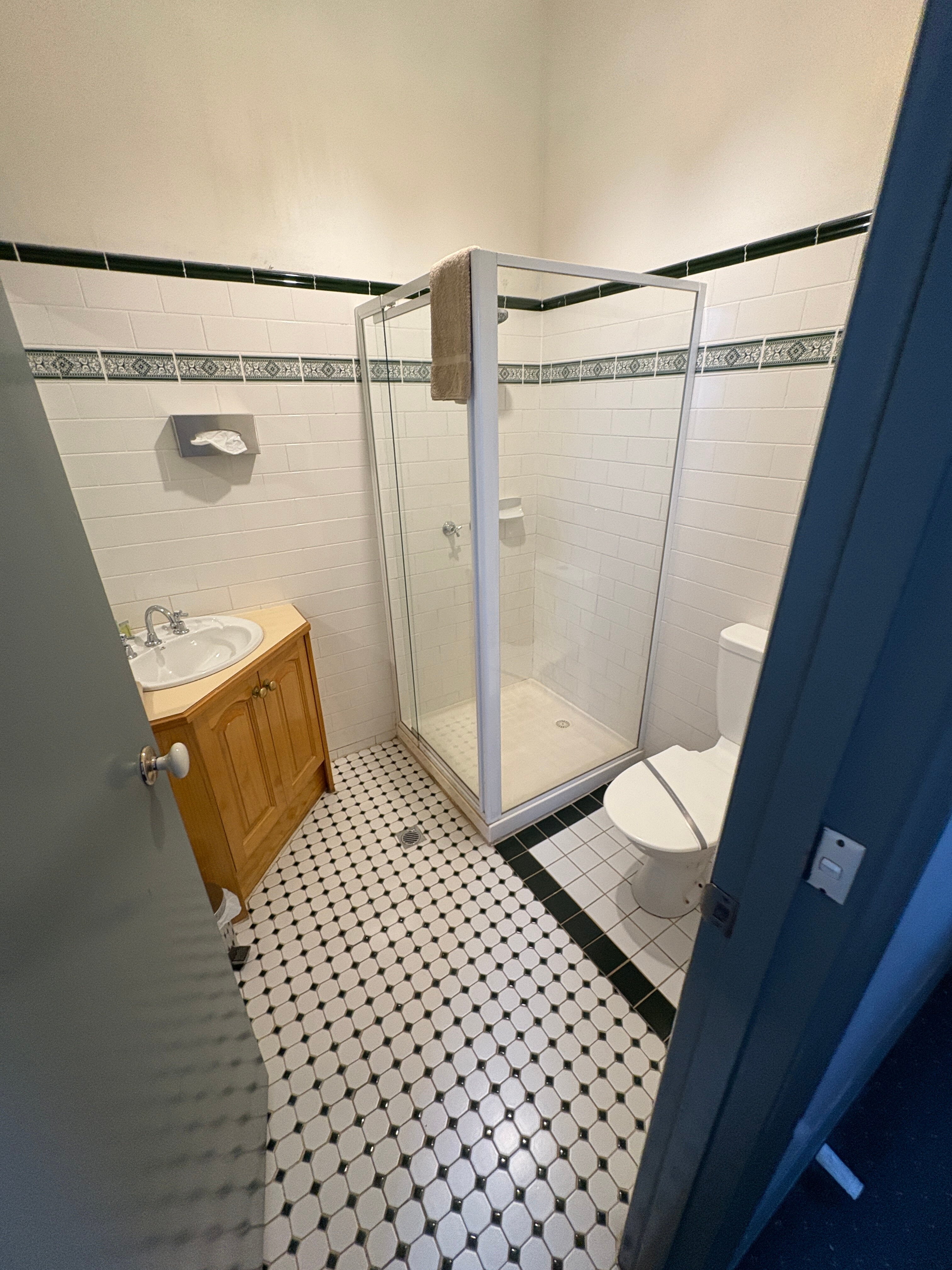 中央温泉酒店-浴室