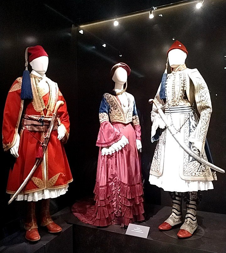 Victoria G. Karelias Collection of Greek Traditional Costumes-卡拉马塔必去景点