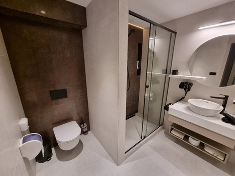 海利肯酒店主图