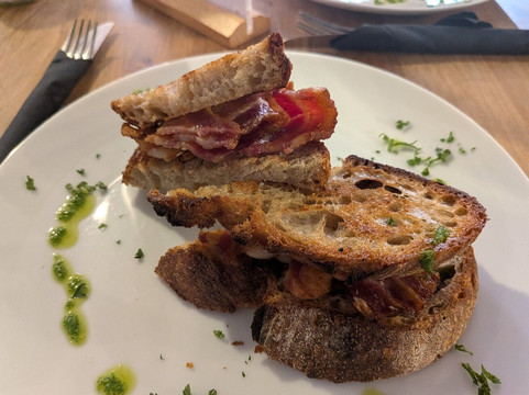 Book-ish-Crickhowell必去景点