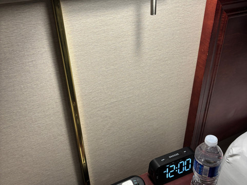 Holiday Inn Express 红鹿主图