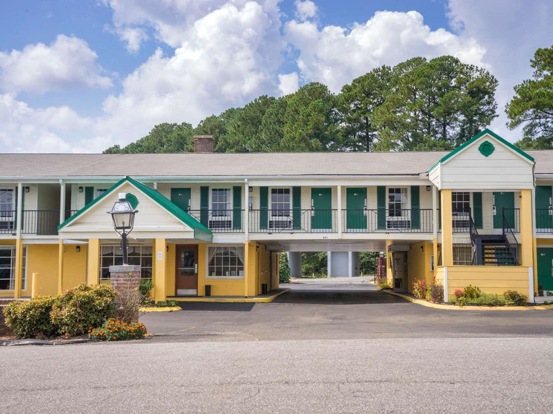 林肯顿戴斯酒店