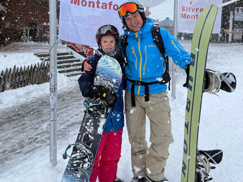 蒙塔丰探险家酒店主图