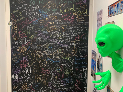 Alien Cowpoke-Rachel必去景点