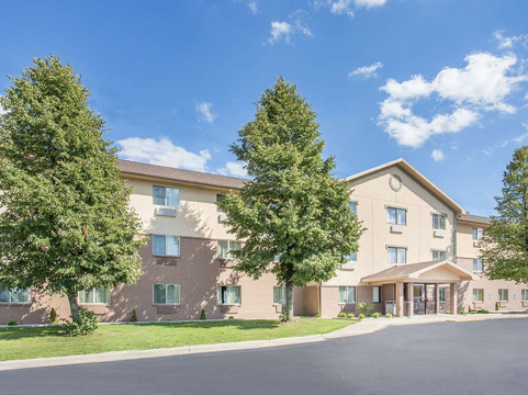 霍兰德呗盟套房酒店