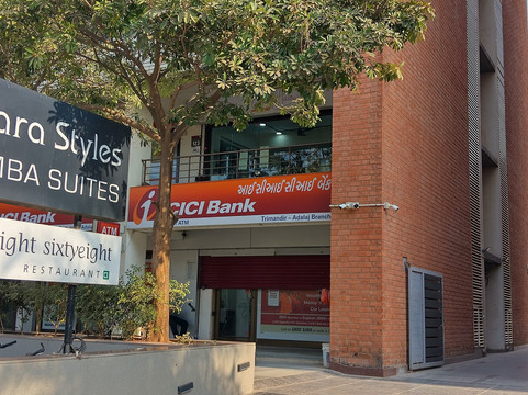 安巴套房酒店主图