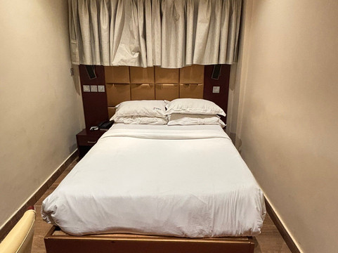 厄斯贝特酒店主图