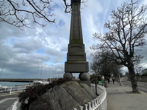 The King George IV Monument-当莱瑞必去景点