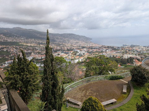 Miradouro Pico Dos Barcelos-沙尔必去景点
