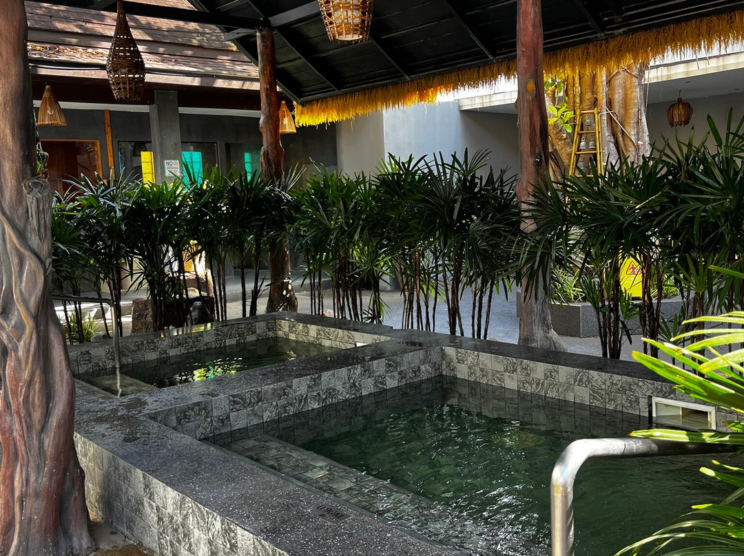 Howard Johnson By Wyndham Phuket Naiyang