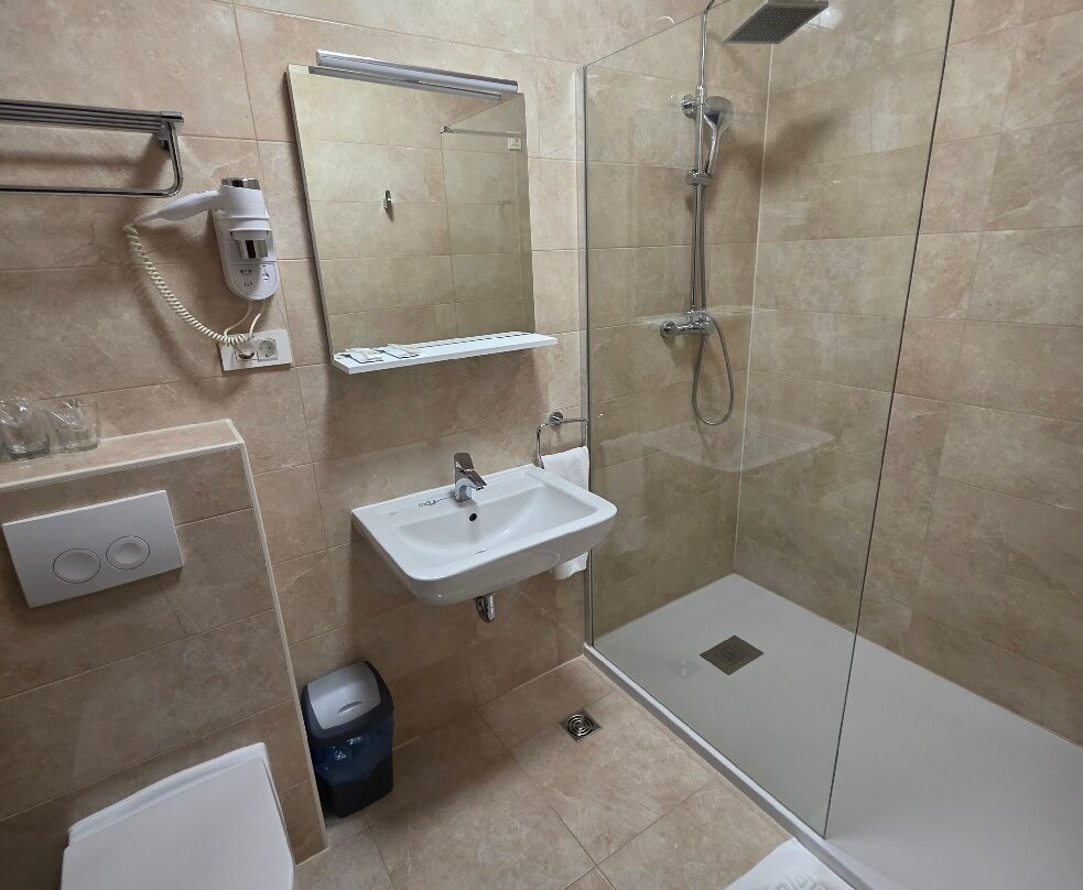 奥里昂酒店主图